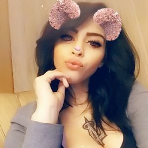 Meet your Posher, Leslie